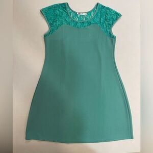 Green Lace whimsical feminine comfort Dress Size 1XL NWT